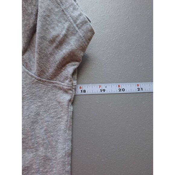 Under Armour Womens HeatGear T-Shirt M Gray Loose Fit V-Neck Athleisure - Picture 5 of 6